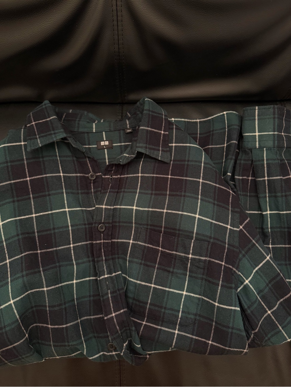 Uniqlo Plaid Green & Black Men's Flannel Button Up Shirt